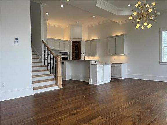 3rd image of 2031 2nd St