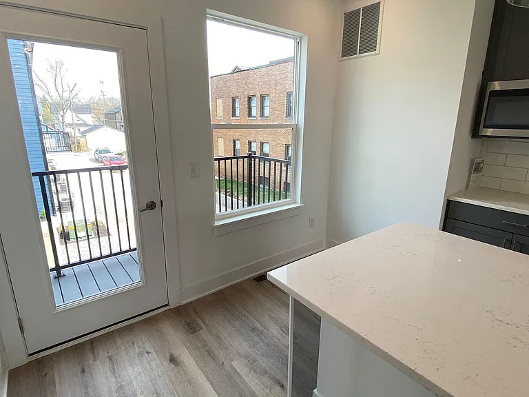 2129 College Ave — Photo 4