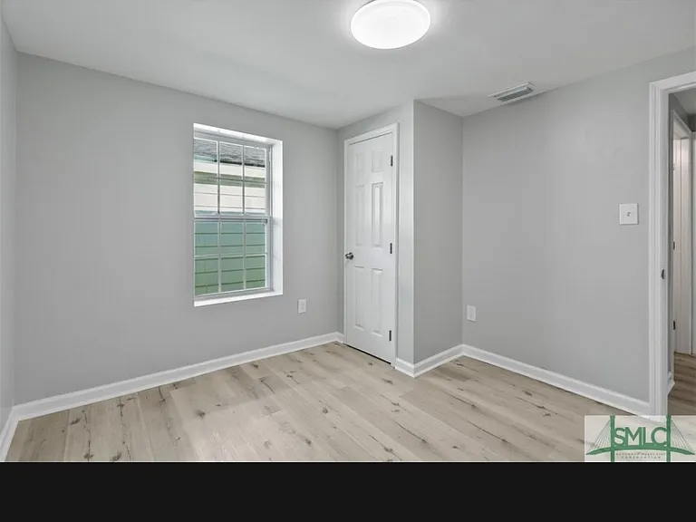 705 W 47th St — Photo 13