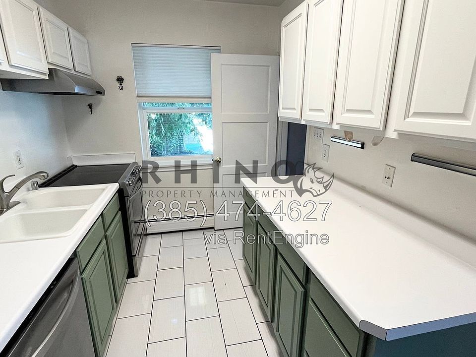 1st image of 943 W Briarcliff Ave