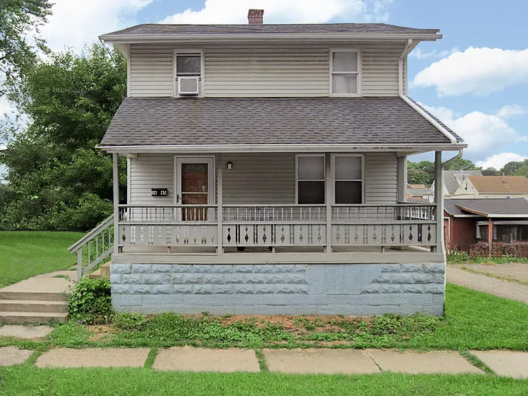 1645 Superior Ave NE — Photo 10