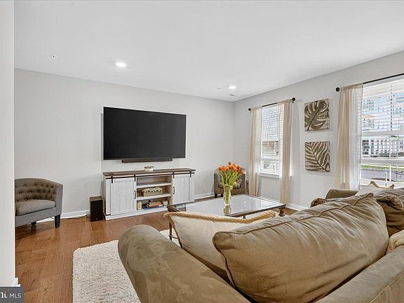 5th image of 5121 Franklin Cir