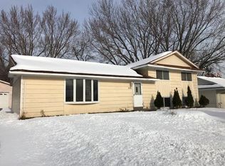 241 Pinewood Dr, Apple Valley, MN 55124