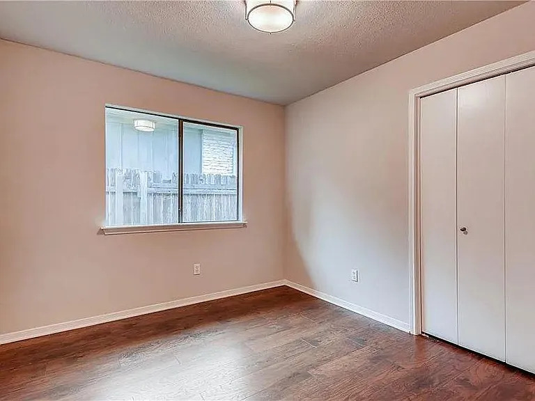 2110 Taylor Simonetti Ave — Photo 9