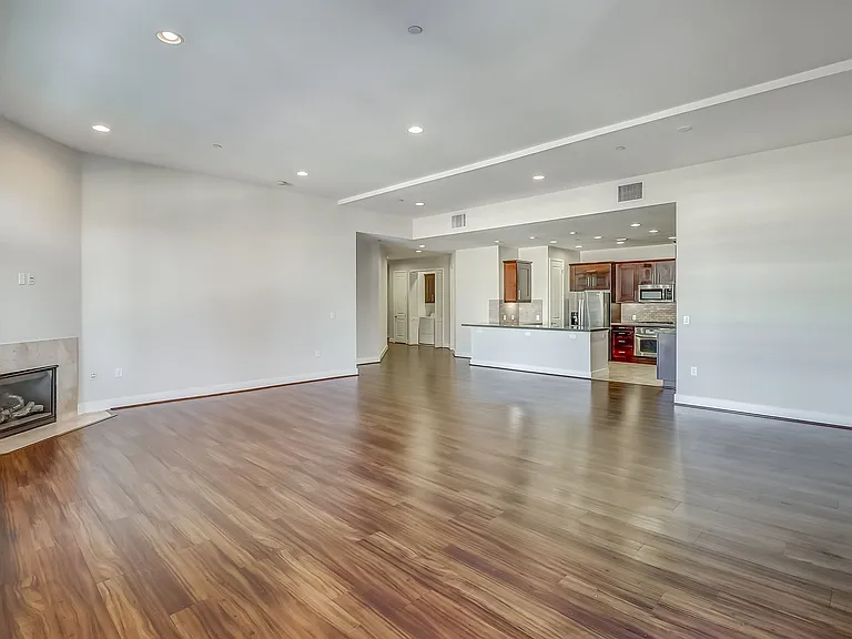 Axis 2300 Apartments — Photo 64