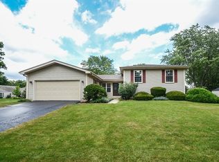 1459 Stonebridge Trl, Wheaton, IL 60189