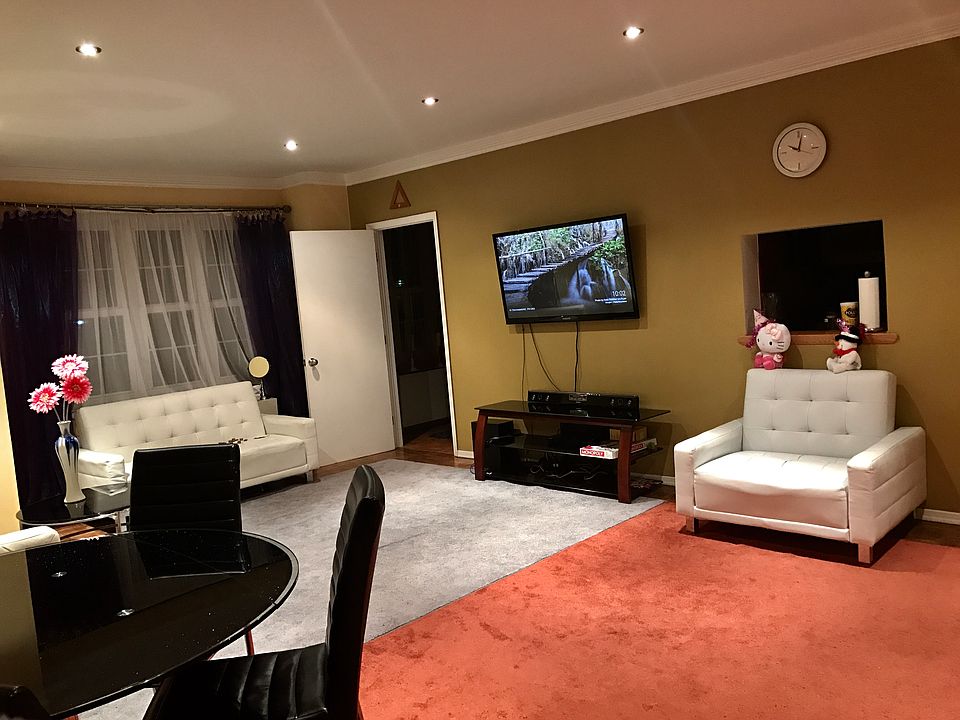 1st image of 40 Oceana Dr W