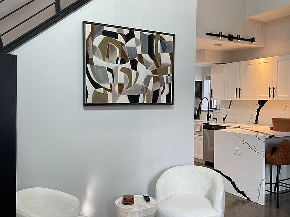 2nd image of 320 S Richmond St APT 2