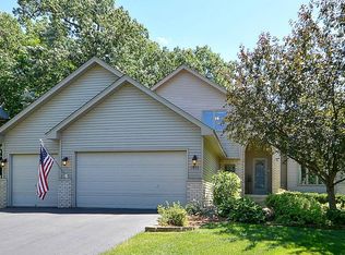 1011 Barbara Ct, Chanhassen, MN 55317