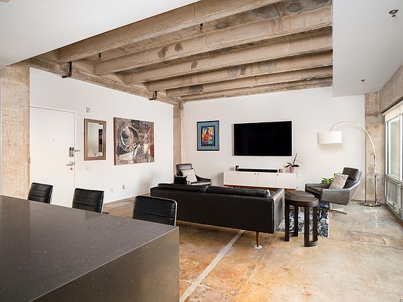 3rd image of 1115 S ALAMO ST #2208