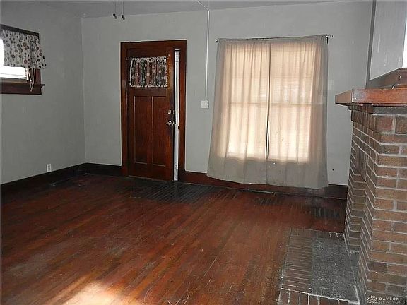 4th image of 921 Harvard Blvd