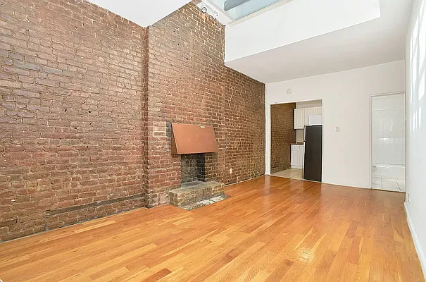 Rented by REAL New York | media 5