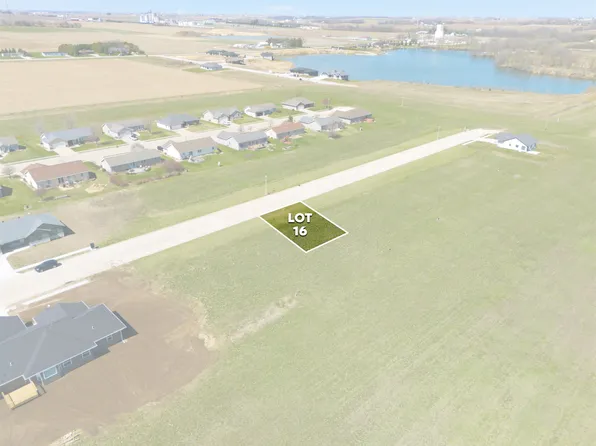 919 10th St SW, Dyersville, IA 52040
