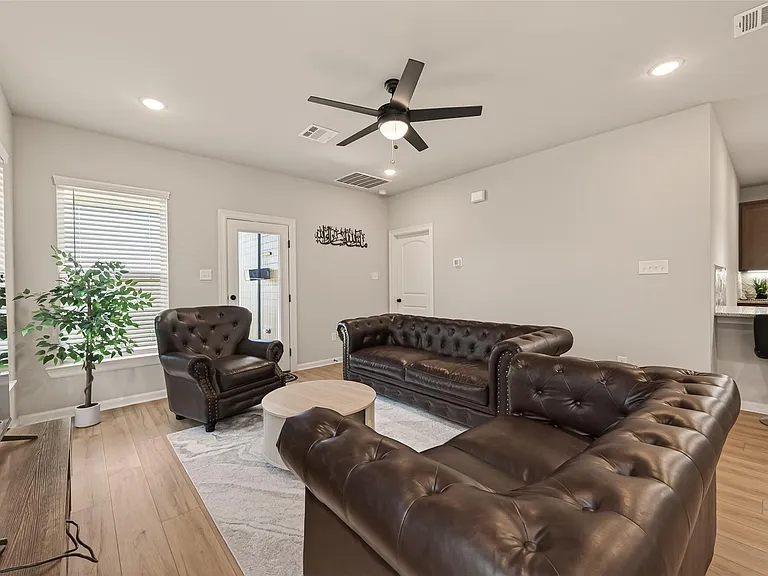 1010 Gentle Nook Dr — Photo 11