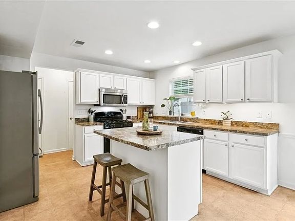 5th image of 104 Emma Rose Ct