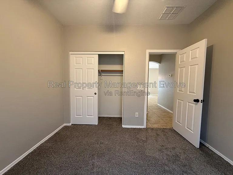 2513 W Woburn Ln — Photo 25
