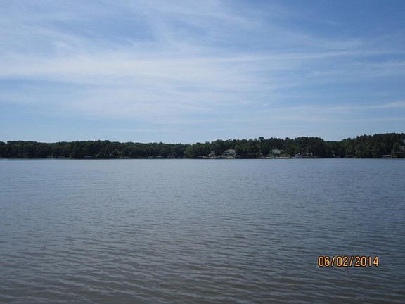 3rd image of 190 Carrington Dr