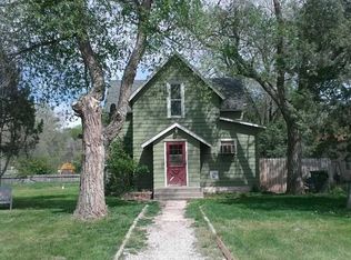 1533 Evans St, Hot Springs, SD 57747