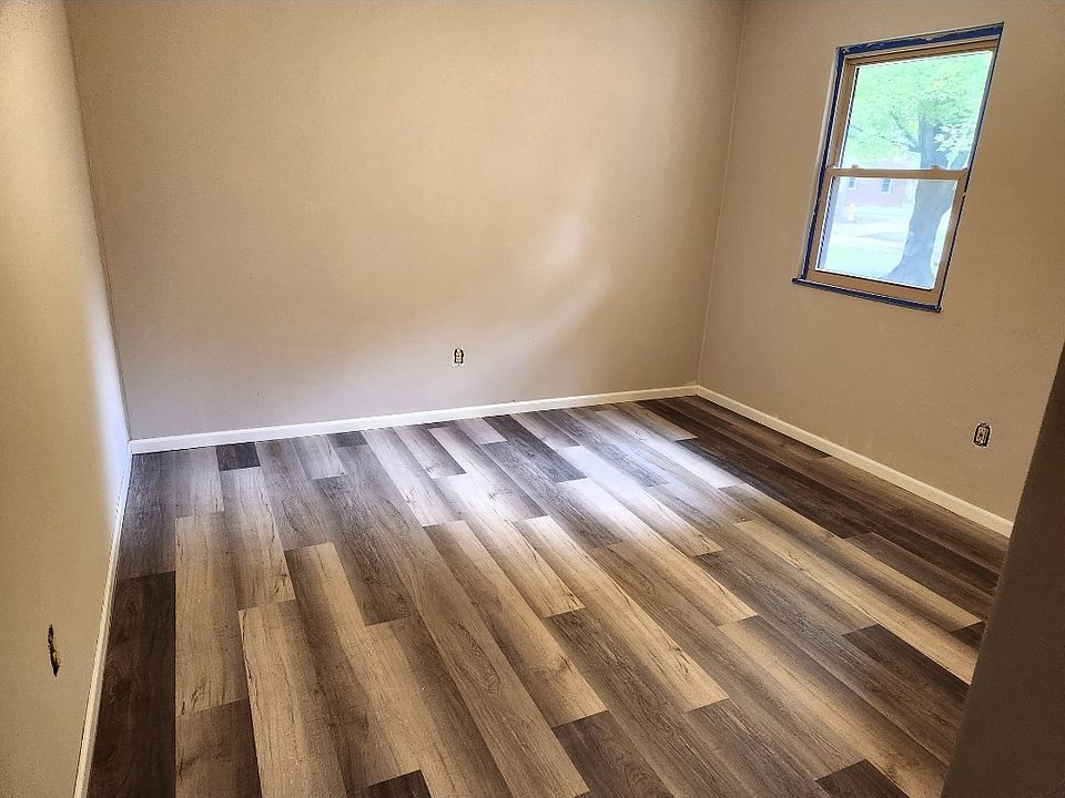 2nd image of 23 Saint Clair Lake Dr