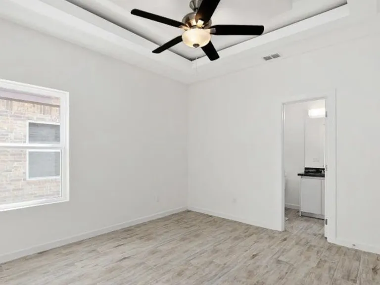 3806 Valeria St #3 — Photo 7