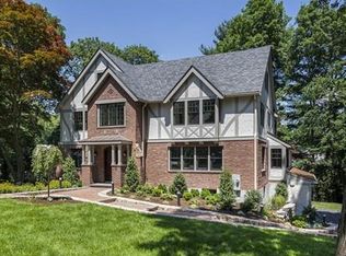 5 Rockridge Rd, Wellesley, MA 02481