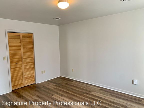 4th image of 119 W Market St #9810936