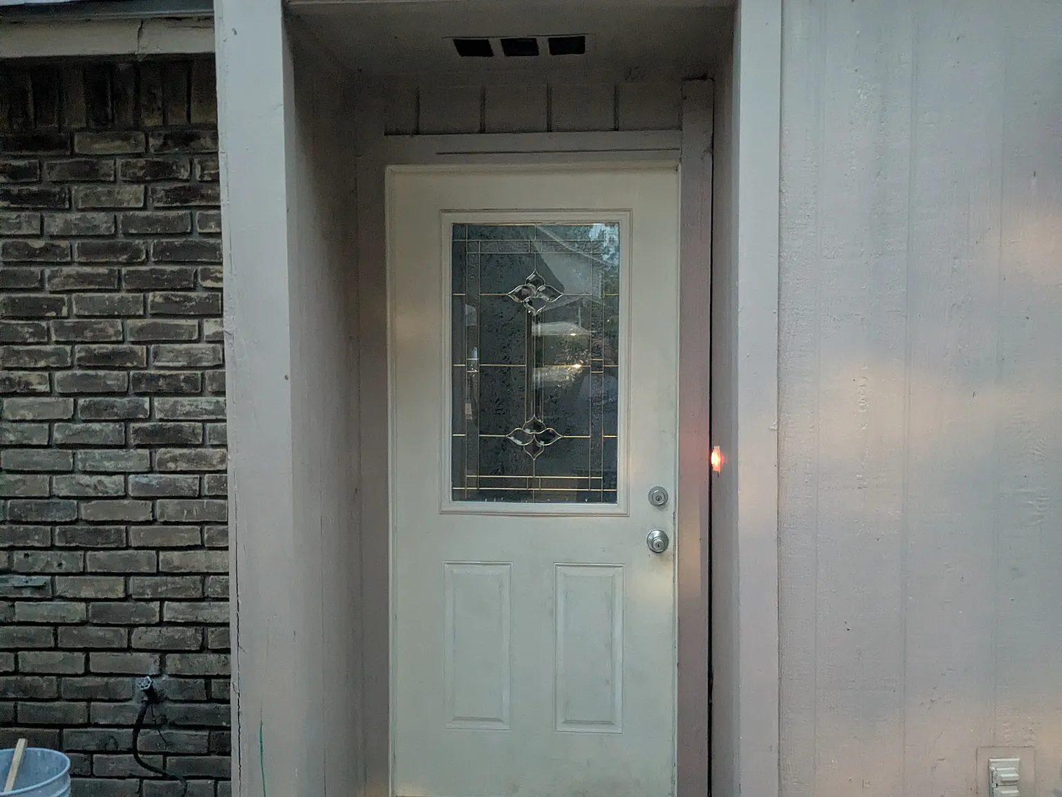 3 bed, 1300 sqft, $1,700 — Photo 1