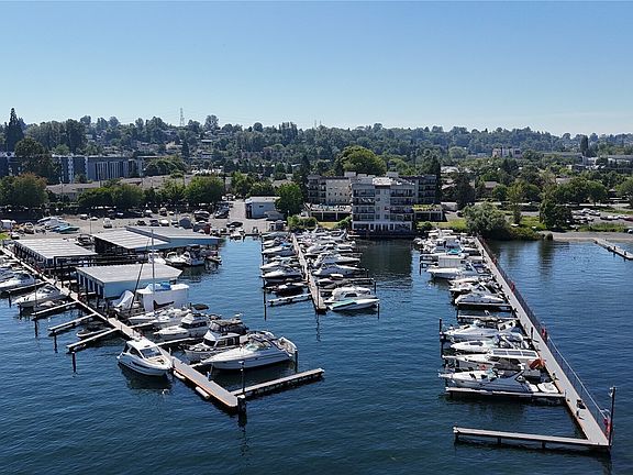 4th image of 9050 Seward Park Ave S #1