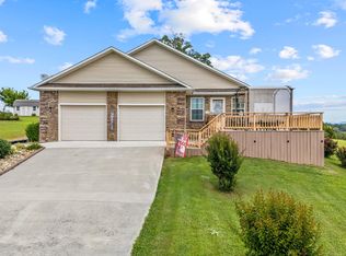 116 Melissa Ln, Dandridge, TN 37725
