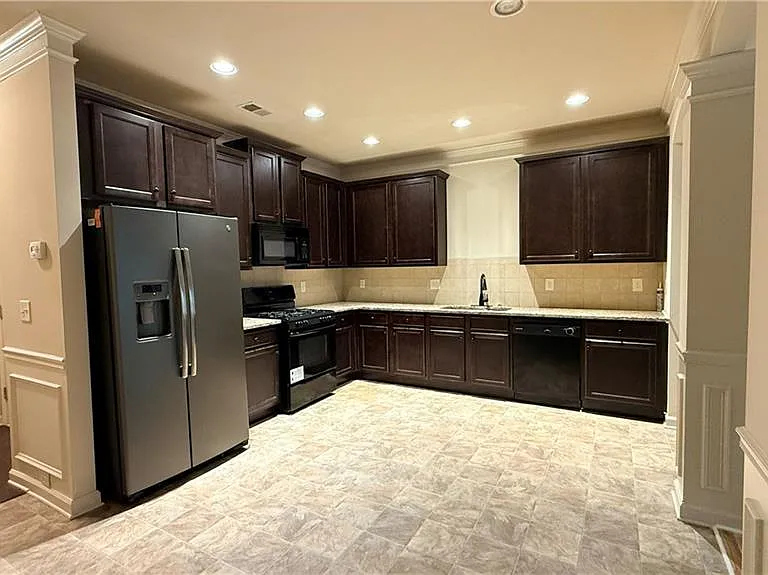 333 Knelston Oak Dr — Photo 3