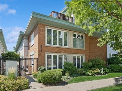 609 South Blvd APT E, Oak Park, IL, 60302