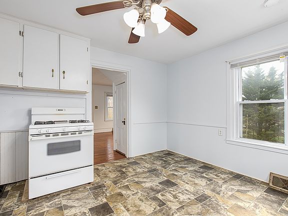 4th image of 2088 Rawley Pike