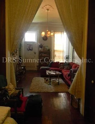 2106 Saint Paul St Photo 1