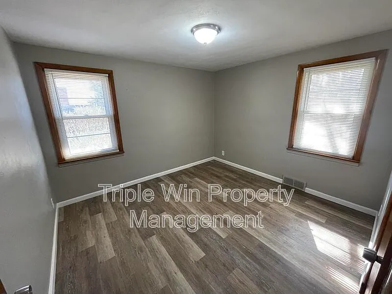1280 Saint Catherine St — Photo 25