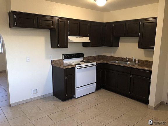 5th image of 728 N Garcia Ln