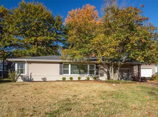 654 Lewiston Dr, Saint Louis, MO