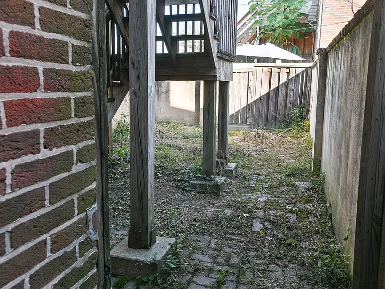 226 Forster St — Photo 30