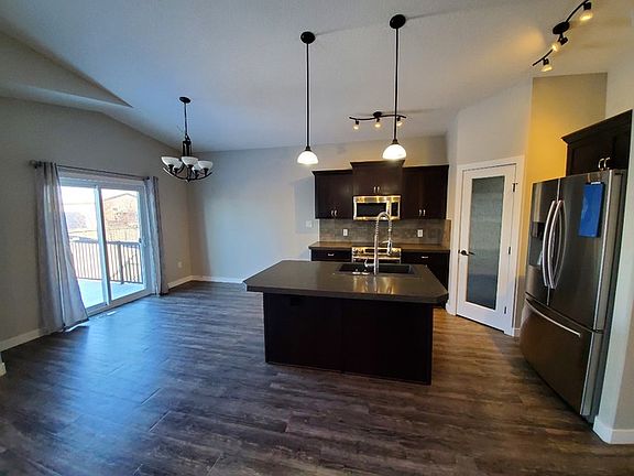 5th image of 8722 Willow Dr