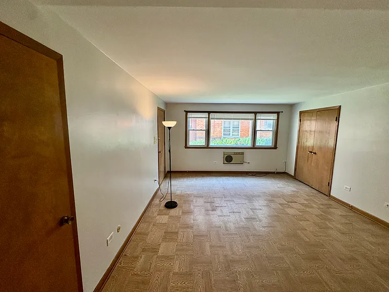 6245 N Northwest Hwy #103 — Photo 9