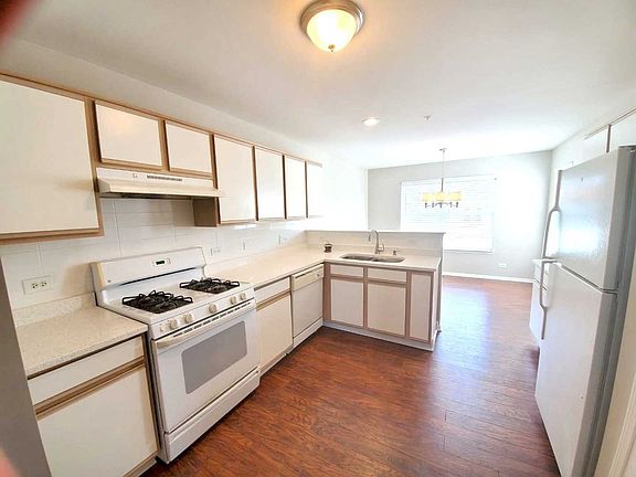 3rd image of 1132 Shorewood Ct