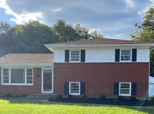 8202 Gloxinia Dr, Louisville, KY 40258