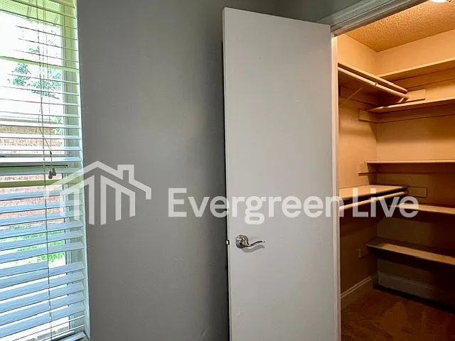 111 Willow Gardens Ct — Photo 13