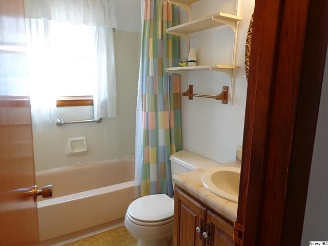 Home for Sale in Quincy, IL $109,900