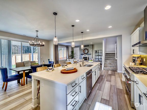 3rd image of 1780 NE Crystal View Court