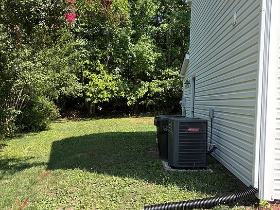 4th image of 10 Kilburn Ln