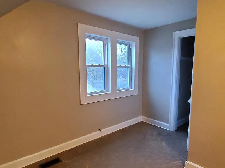 Upstairs Bedroom - 3rd view