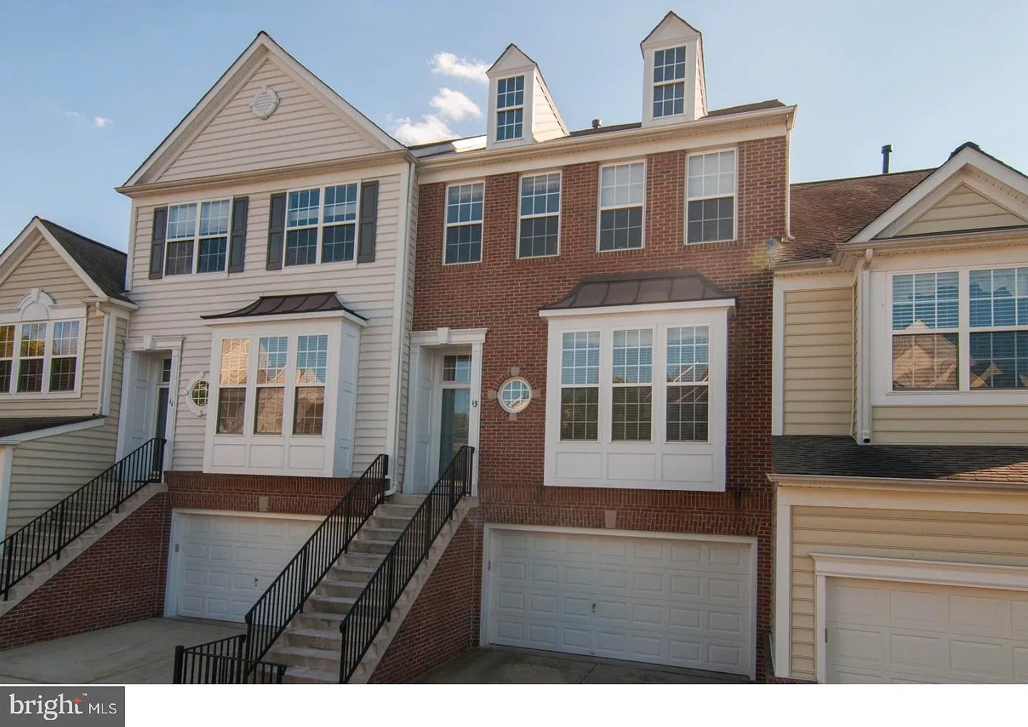 3 bed, 4.0 bath, 3094 sqft, $3,600 — Photo 2