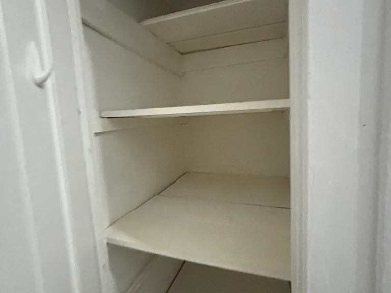 342 W Grand Ave #B — Photo 10