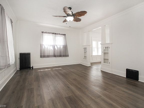 2nd image of 900 Beardsley St