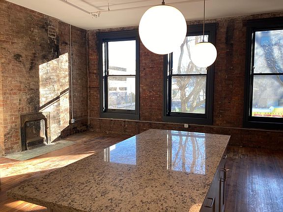 2nd image of 324 Niagara St #205/305